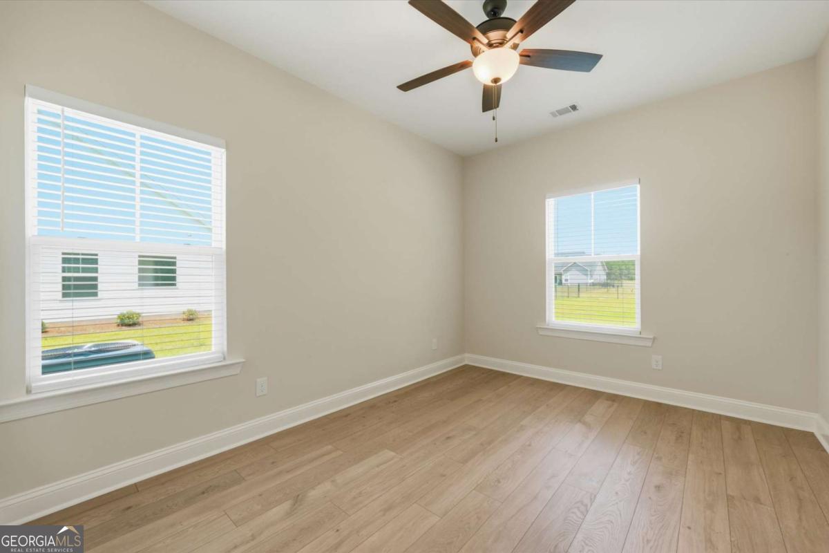 93 Ennis Road Property Photo 28