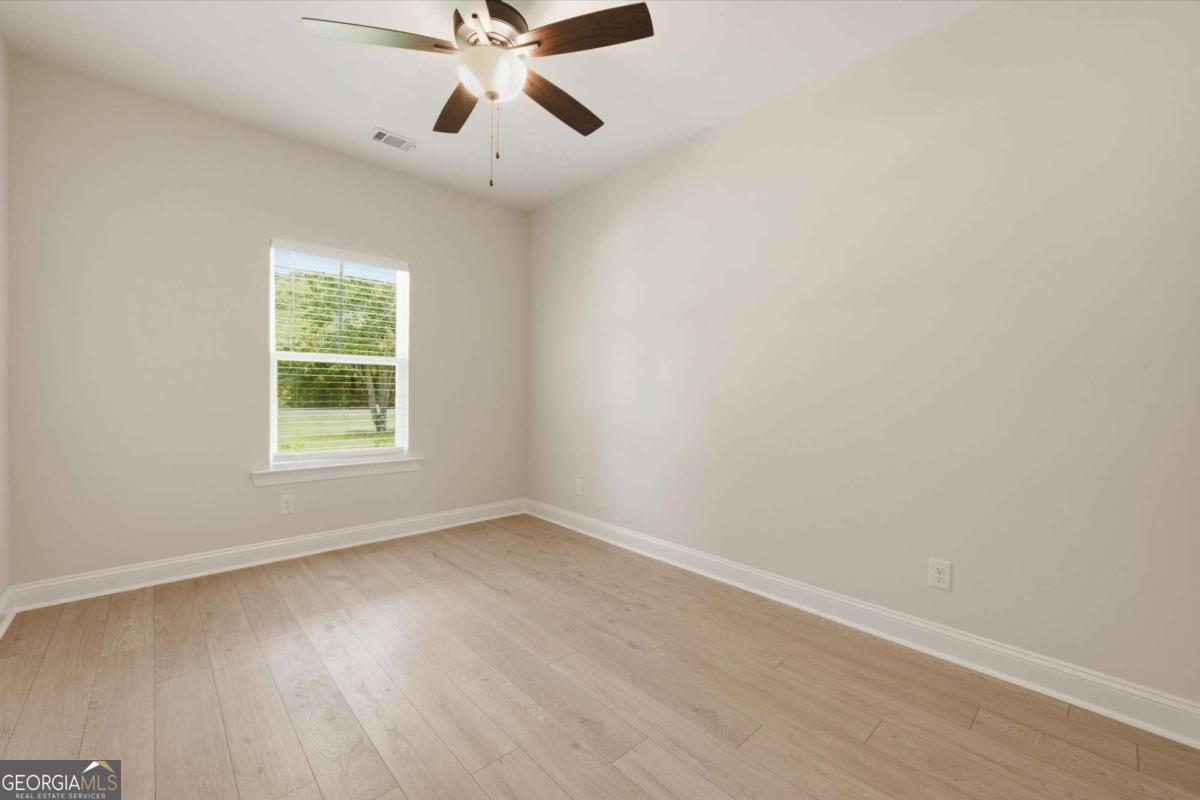 93 Ennis Road Property Photo 30