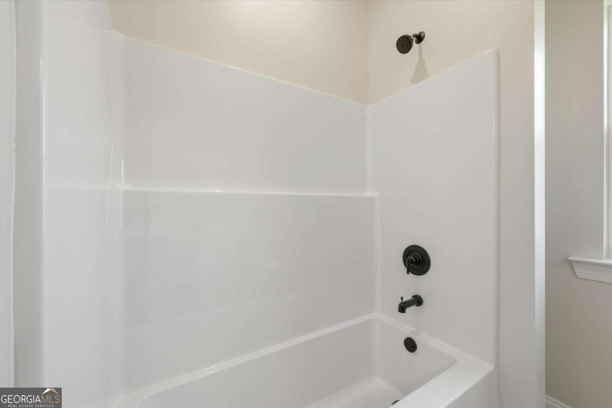 93 Ennis Road Property Photo 32