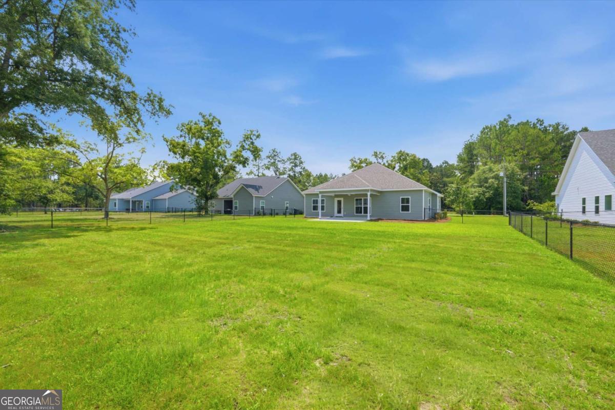 93 Ennis Road Property Photo 40