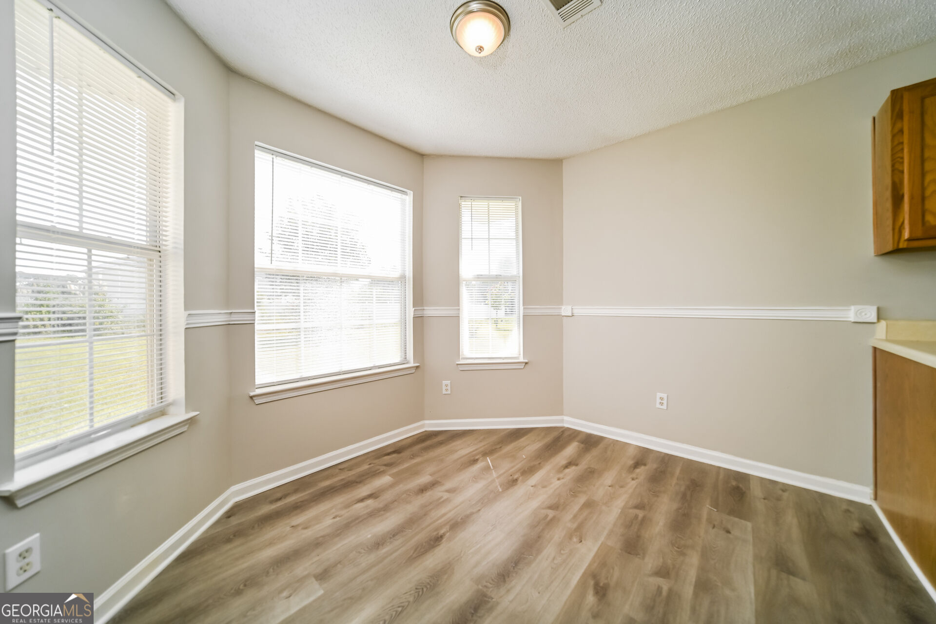 505 Vaughan Valley View Property Photo 11