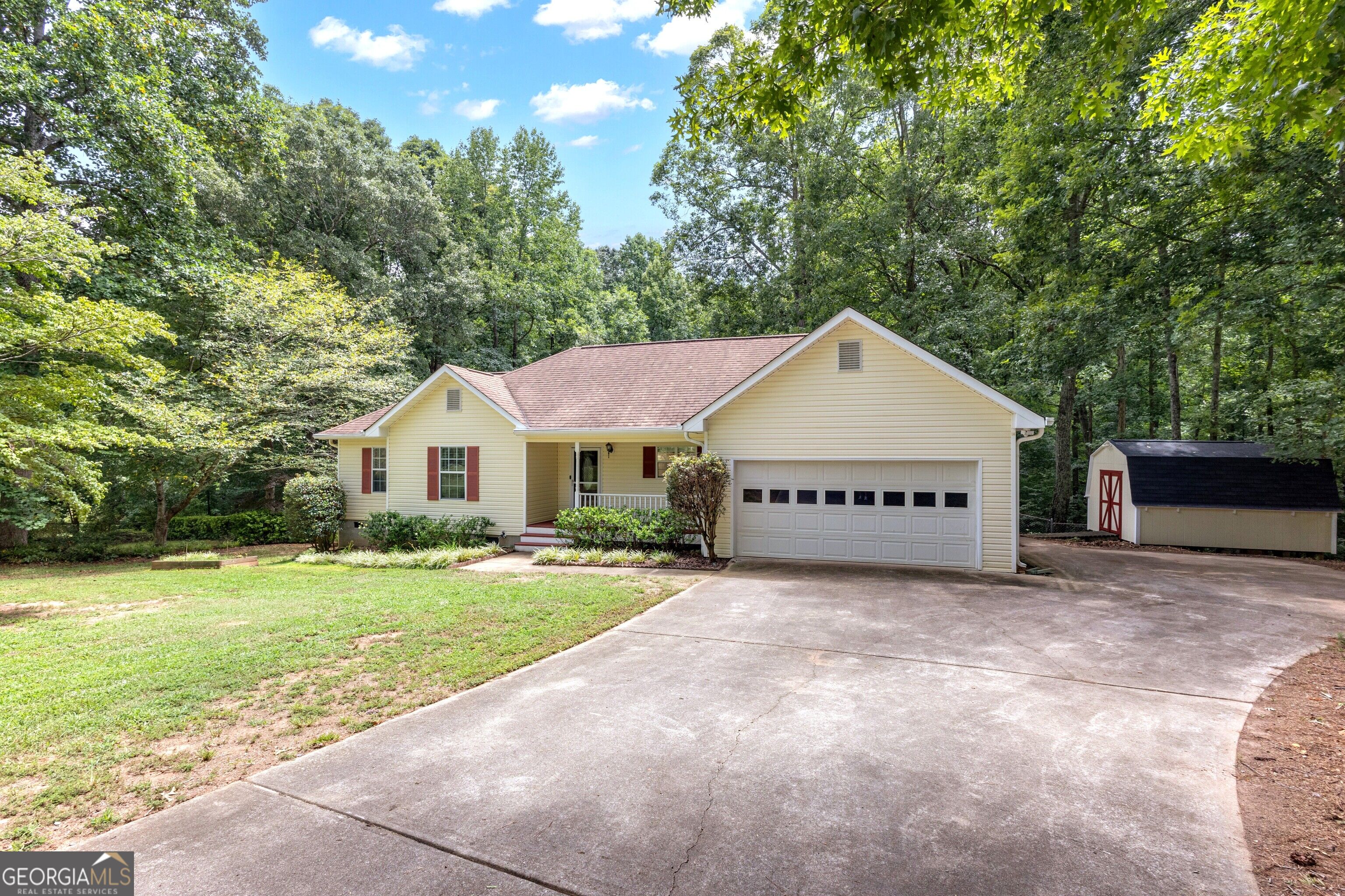112 Ashwood Trace Property Photo 2