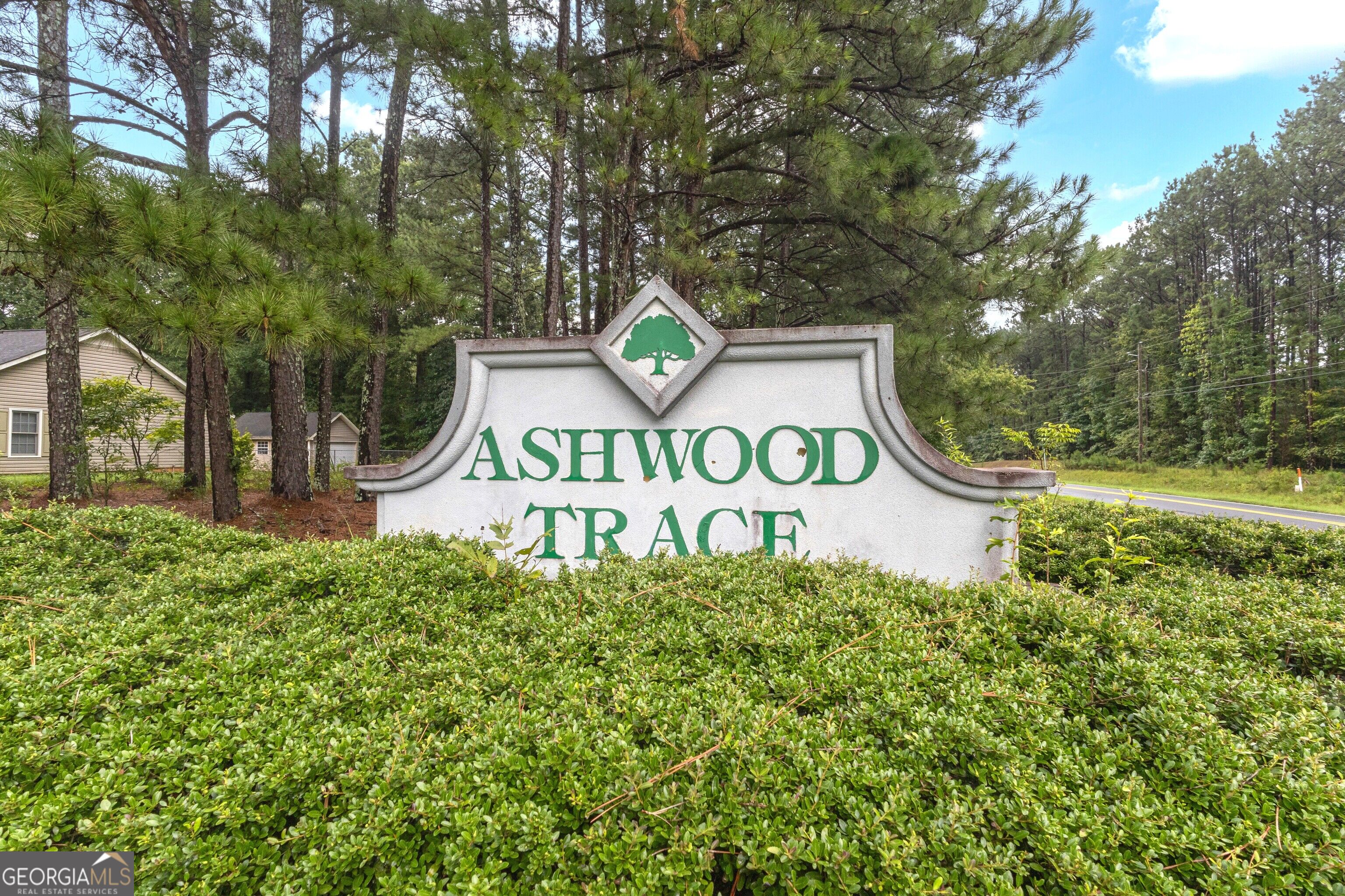 112 Ashwood Trace Property Photo 3