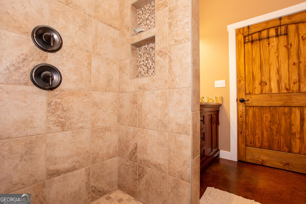 275 Happy Hollow Road Property Photo 8