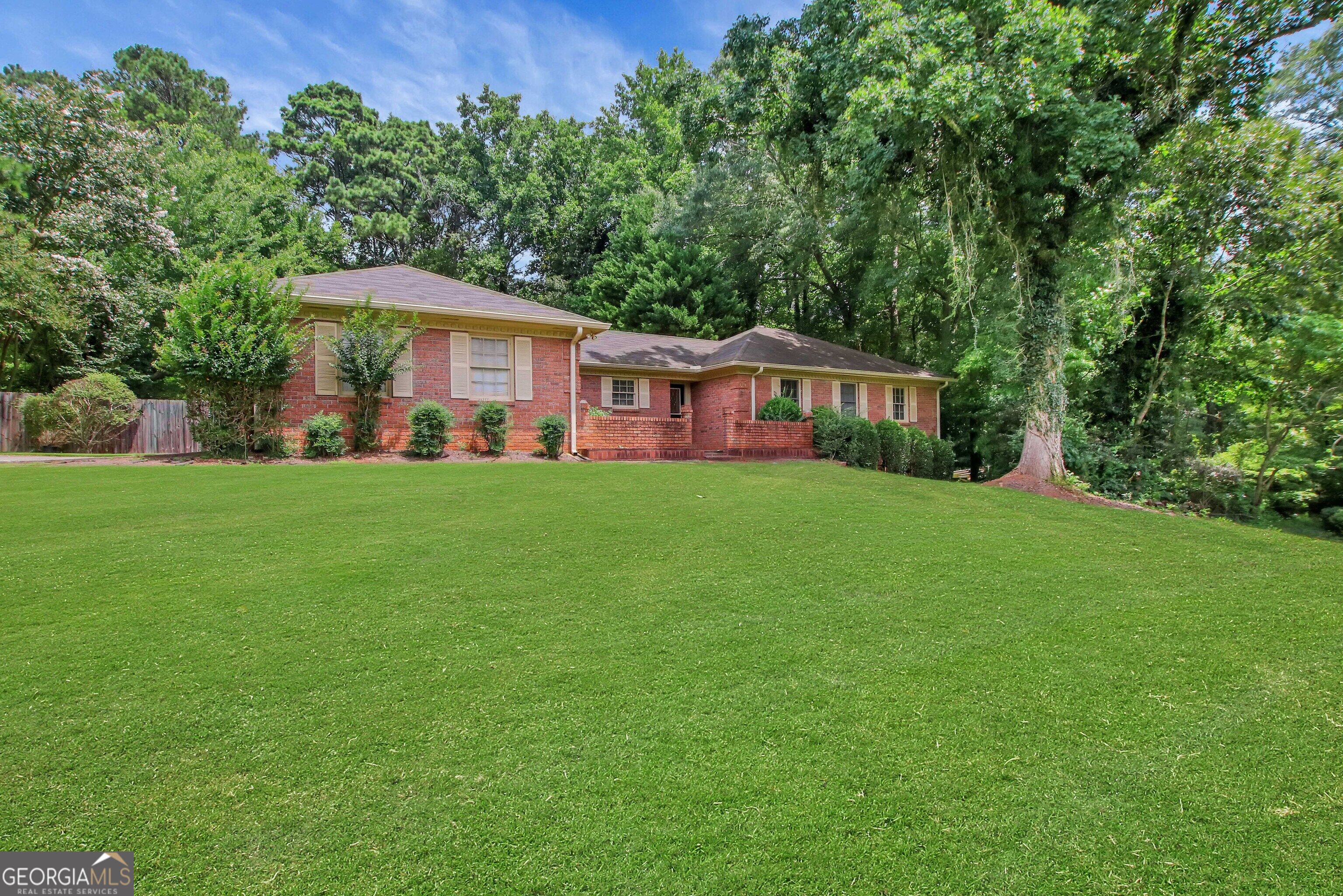 2020 Heatherdale Lane Sw Property Photo 1