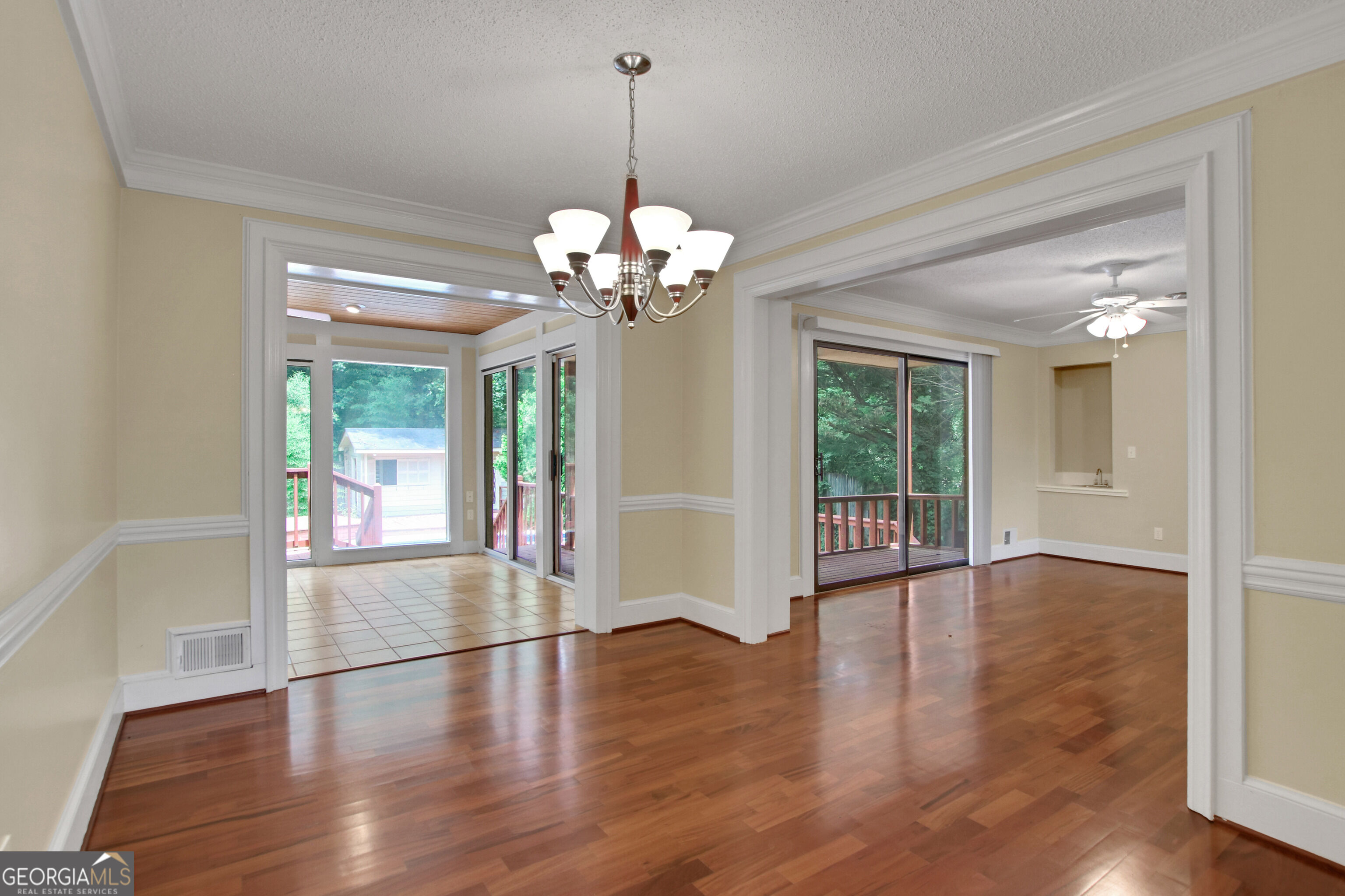 2020 Heatherdale Lane Sw Property Photo 9