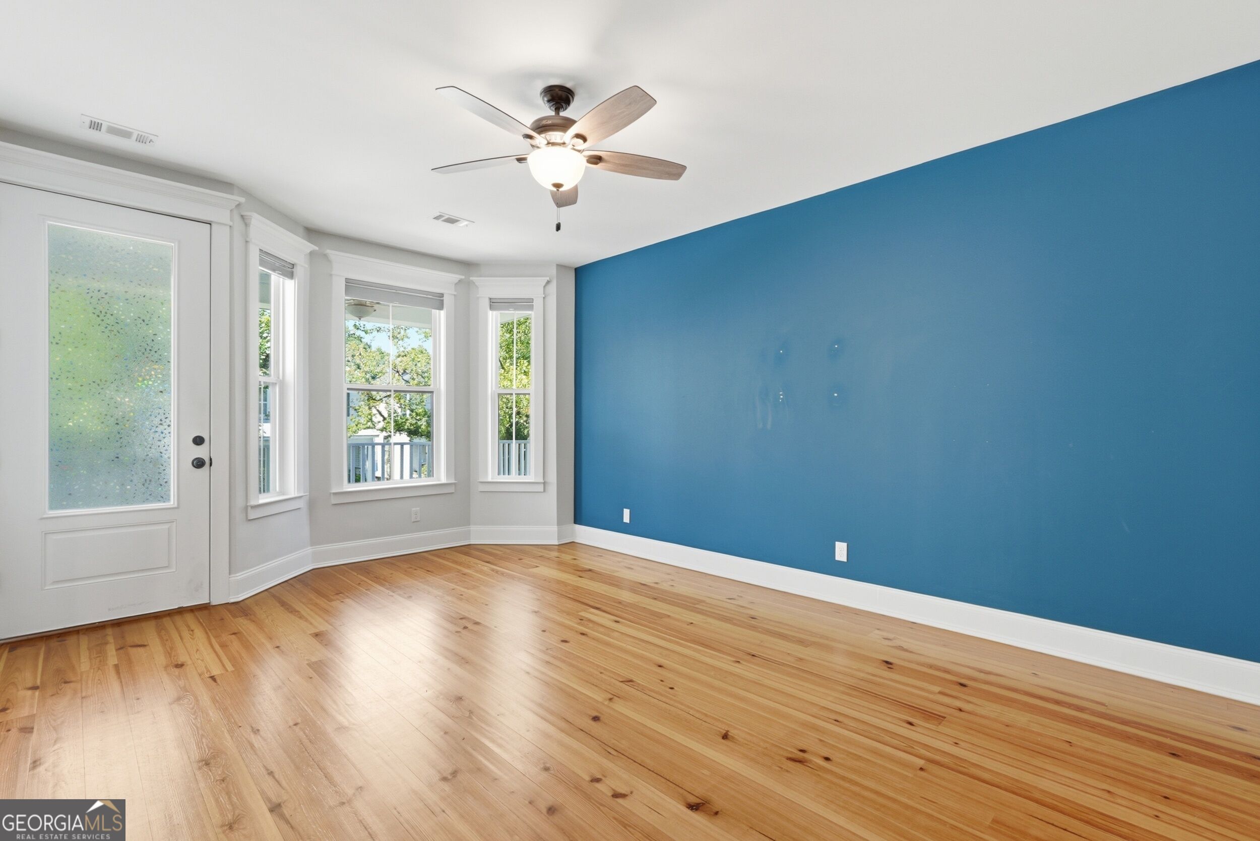 766 E Park Avenue Property Photo 15