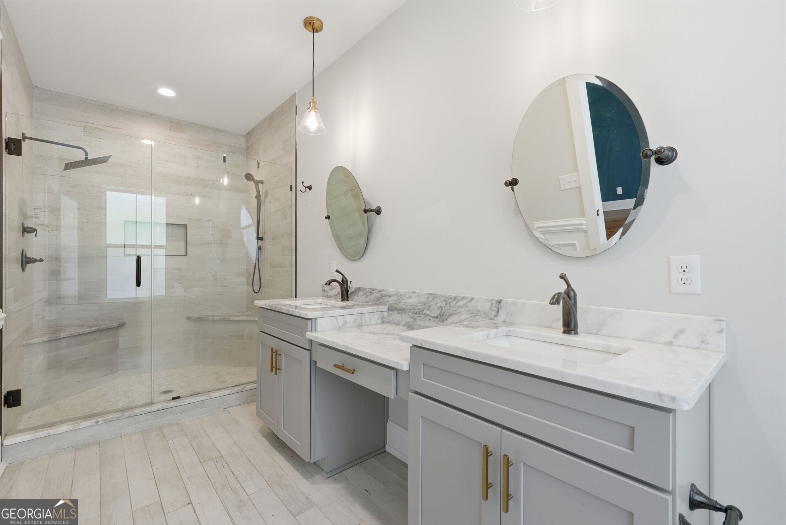 766 E Park Avenue Property Photo 19
