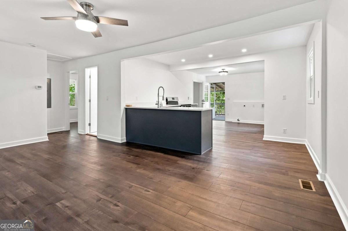 3617 Winland Drive Se Property Photo 2