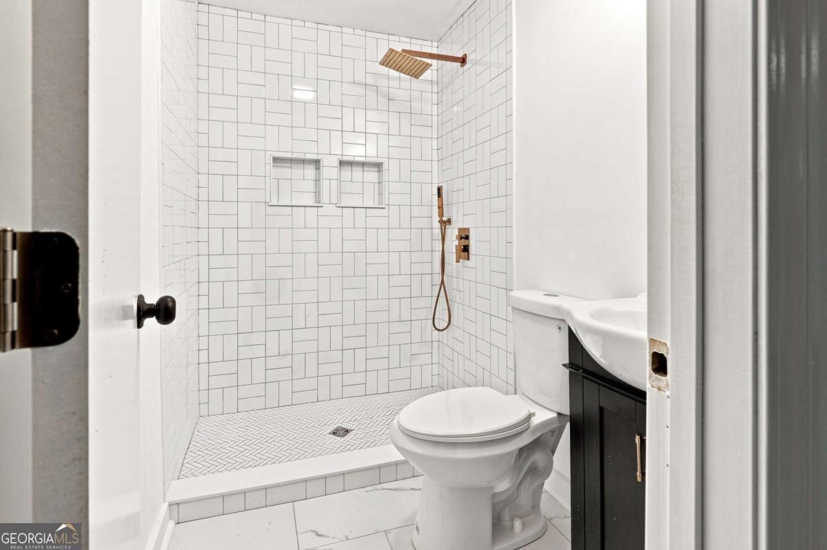 3617 Winland Drive Se Property Photo 11