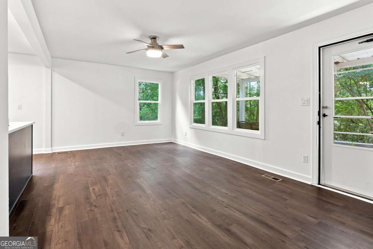 3617 Winland Drive Se Property Photo 13
