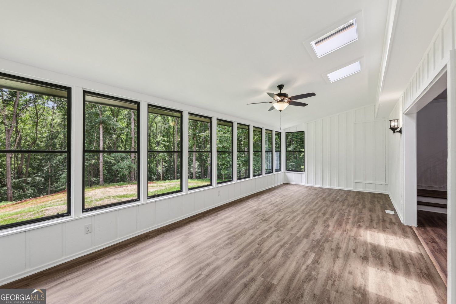 2725 Glendale Drive Ne Property Photo 13