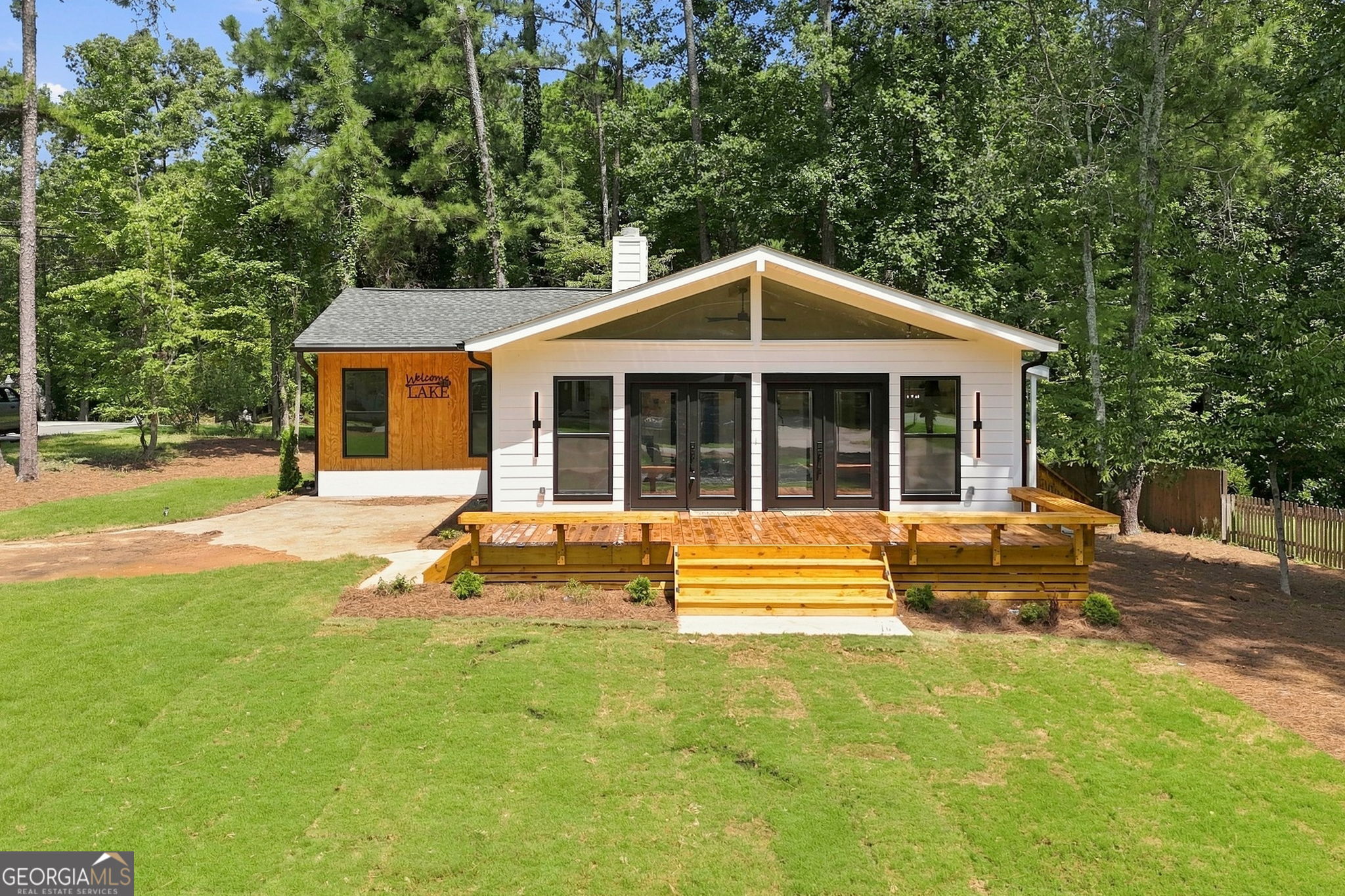 400 Cottonwood Drive Property Photo 1