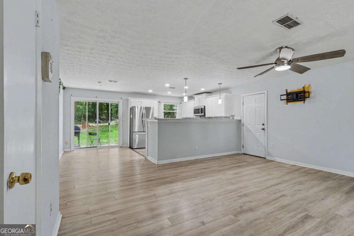 5425 Timor Trail Property Photo 14