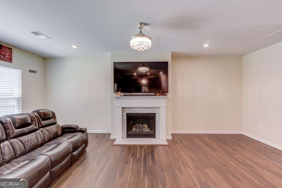 4819 Sierra Creek Drive Property Photo 11