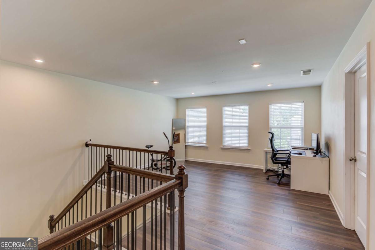 4819 Sierra Creek Drive Property Photo 24