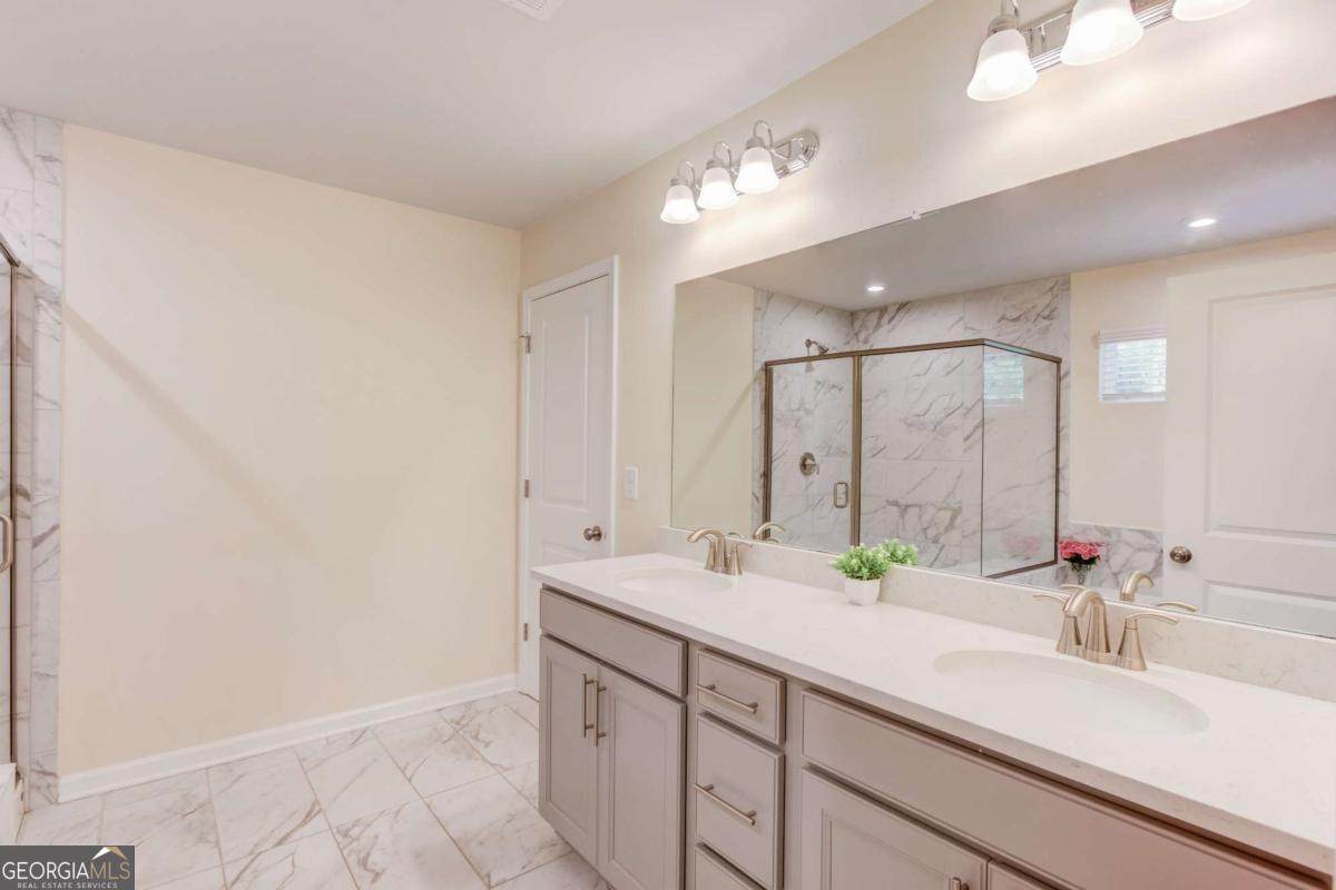 4819 Sierra Creek Drive Property Photo 29