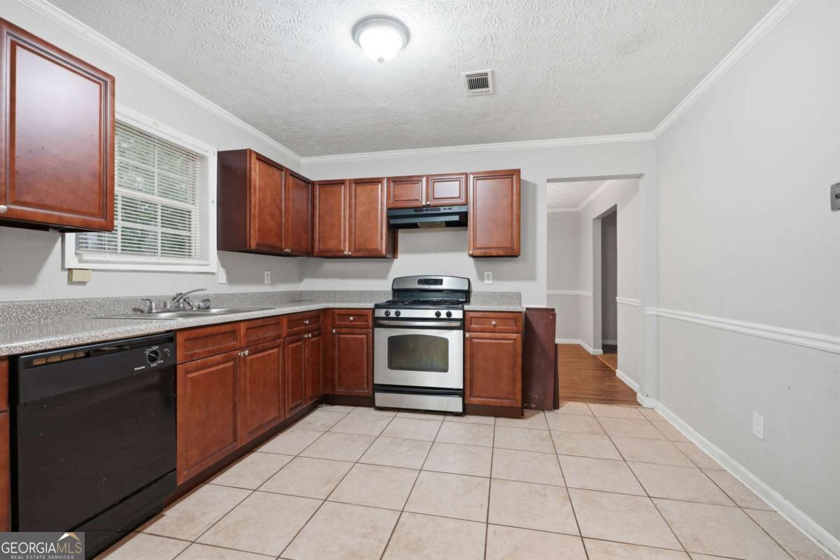 1499 Saint Dunstans Road Property Photo 15