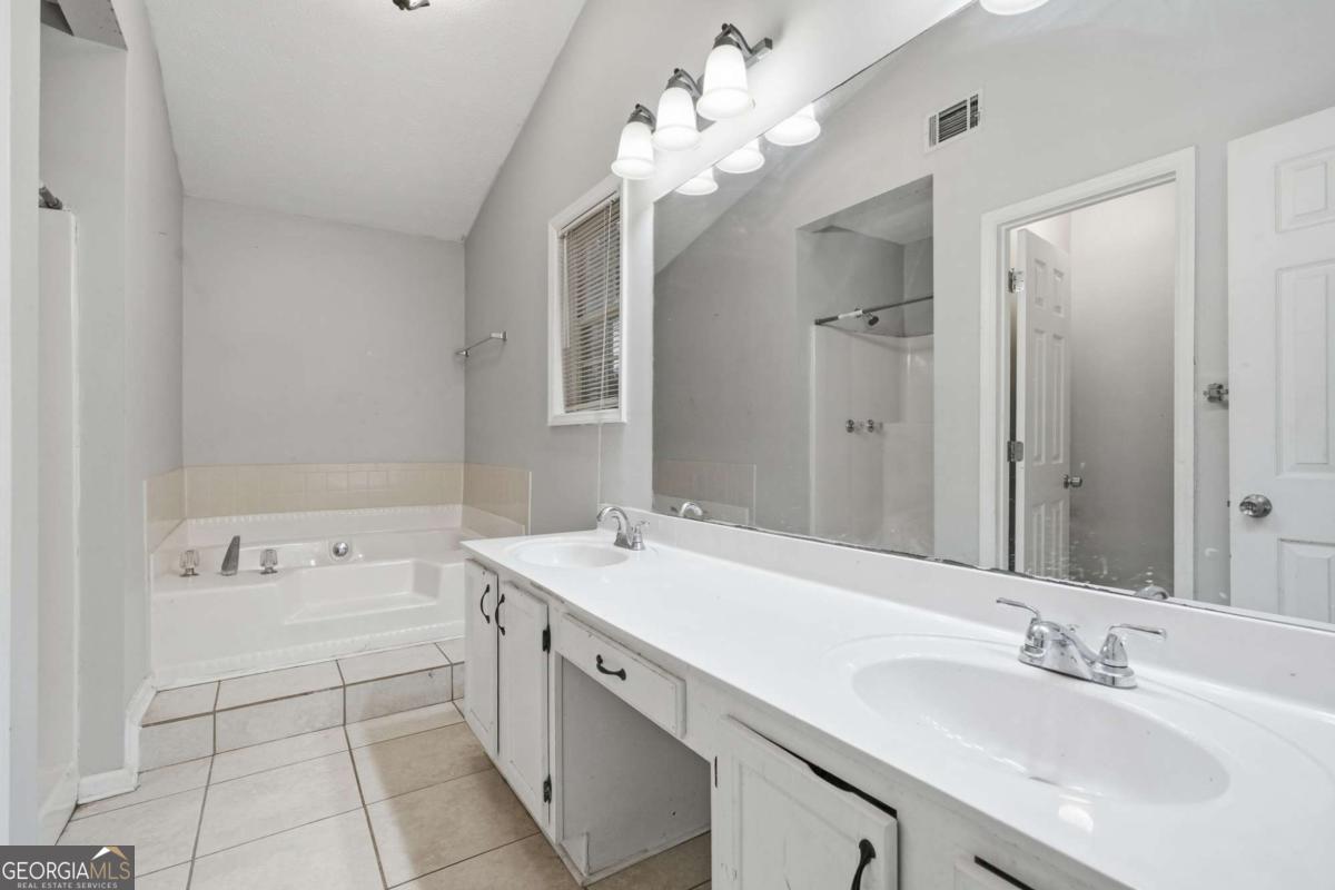 1499 Saint Dunstans Road Property Photo 29
