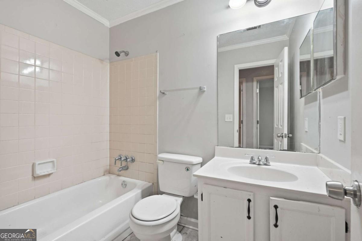 1499 Saint Dunstans Road Property Photo 31