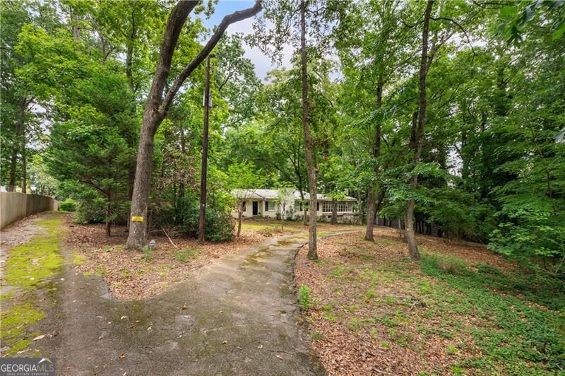4715 Ridgeview Road Property Photo 2