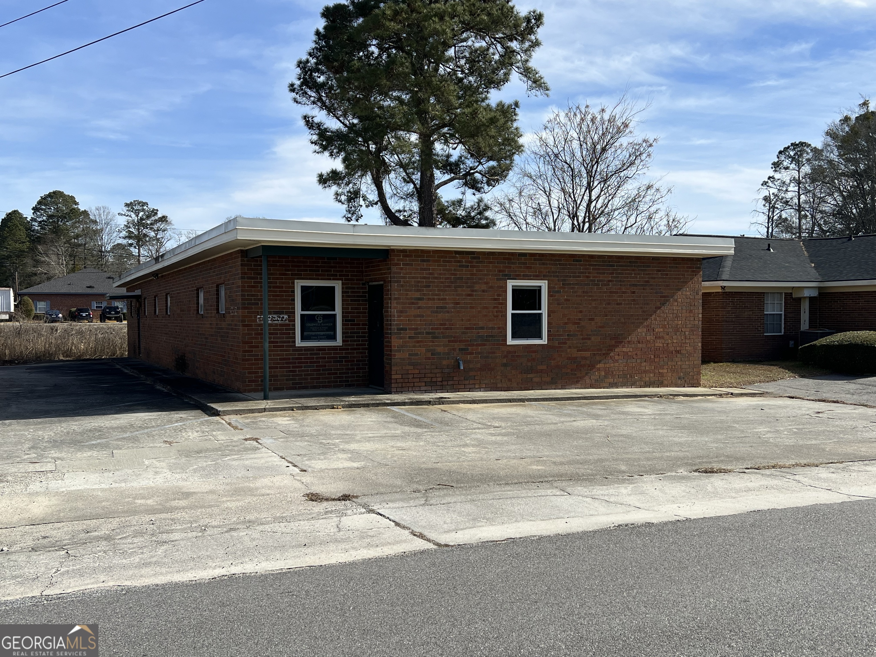 320 Hospital Drive Property Photo 1