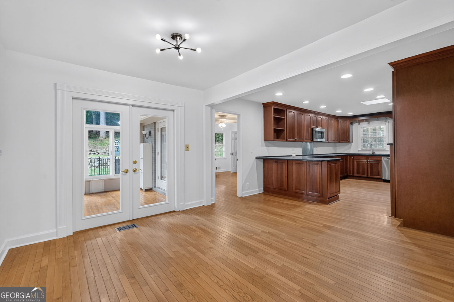 415 Forest Hills Drive Property Photo 9