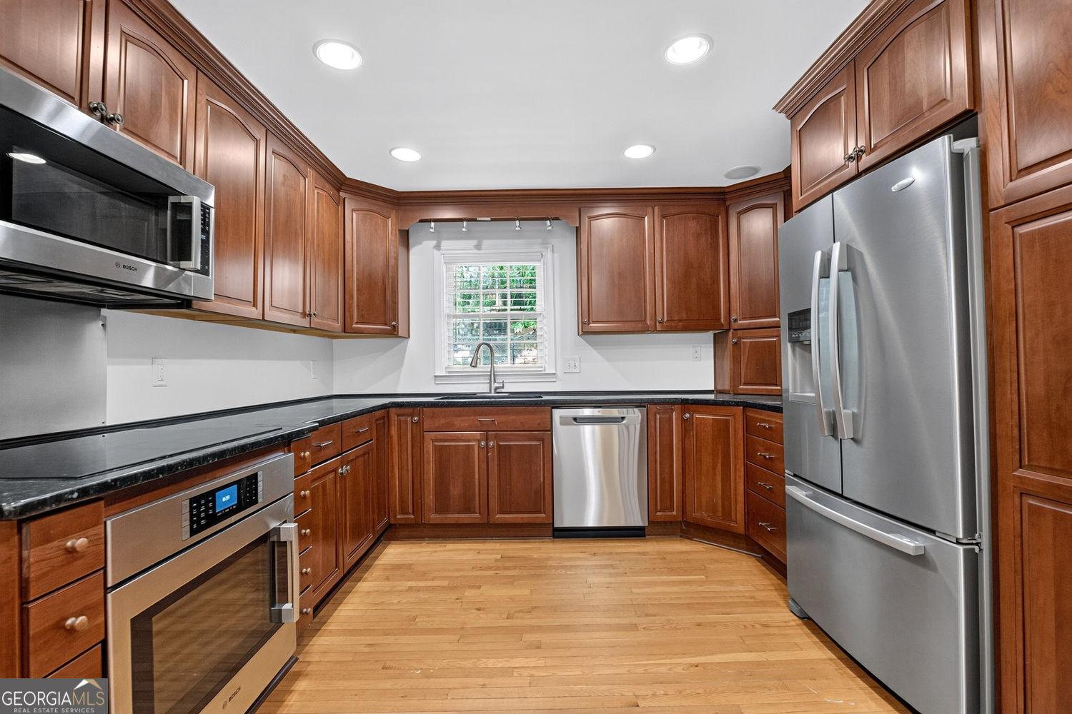 415 Forest Hills Drive Property Photo 10