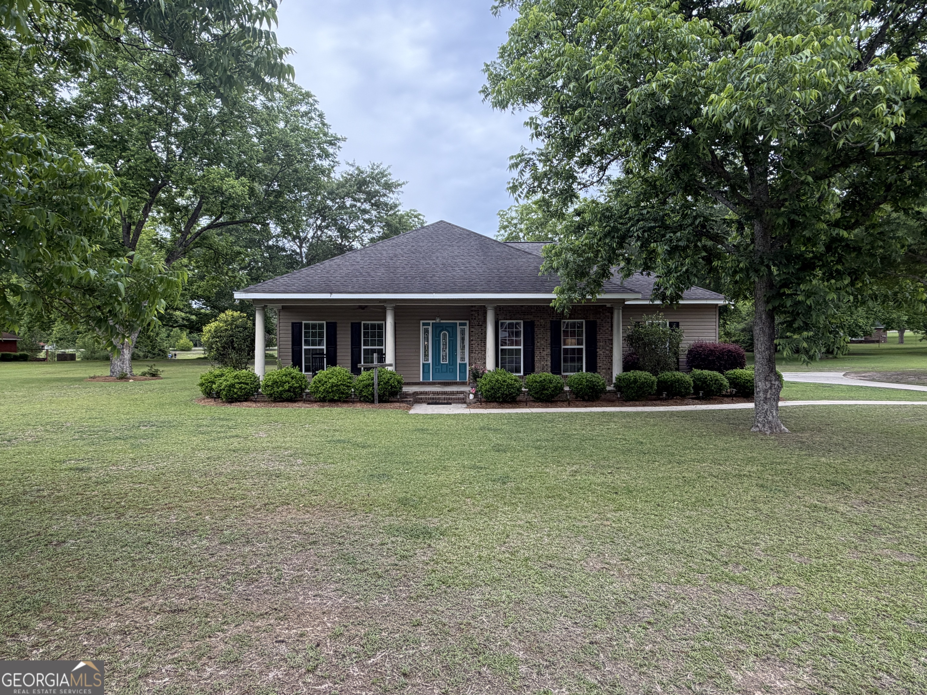 414 Parklane Drive Property Photo 1