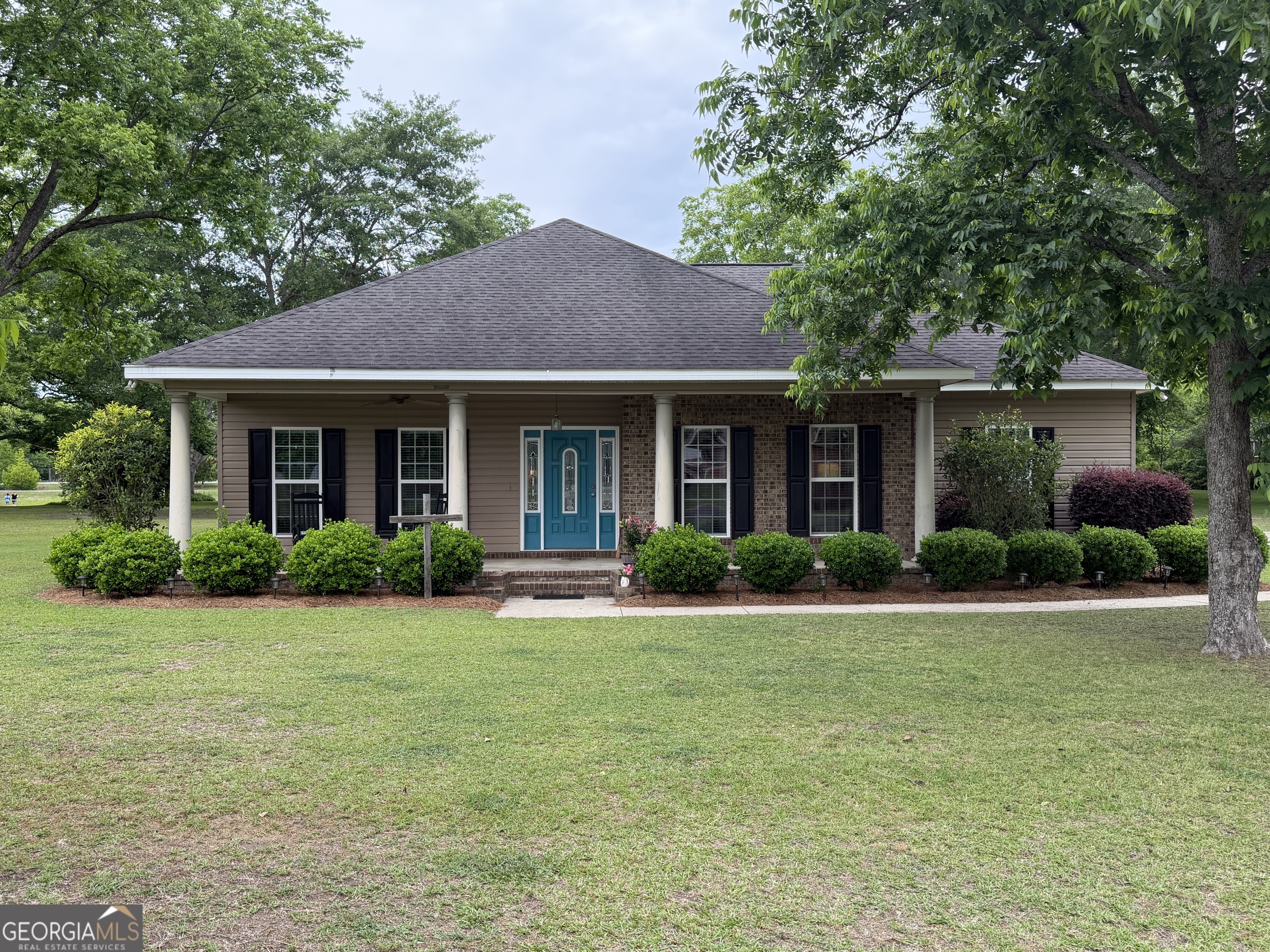 414 Parklane Drive Property Photo 2
