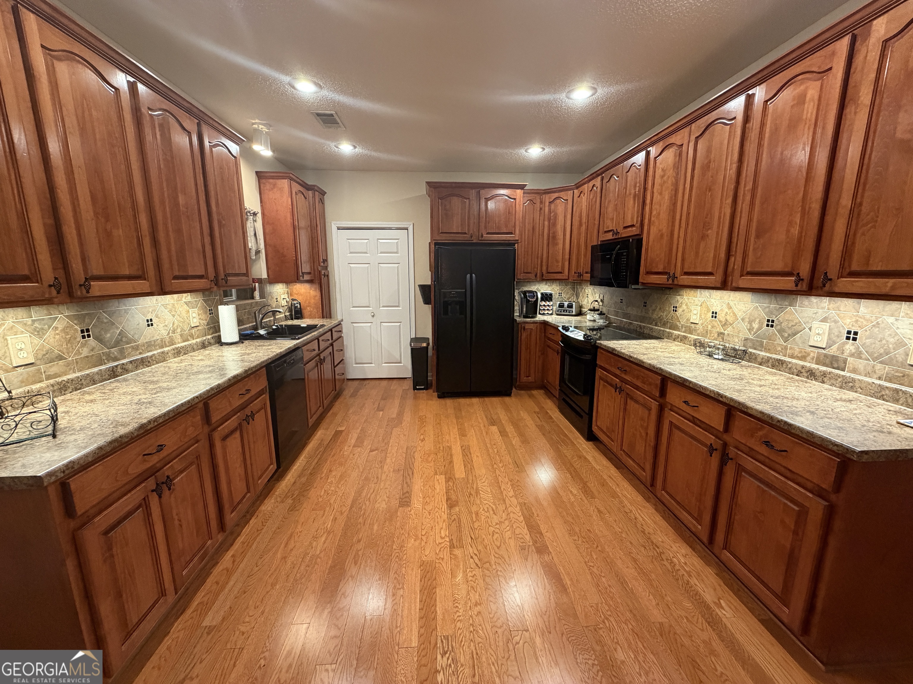 414 Parklane Drive Property Photo 13