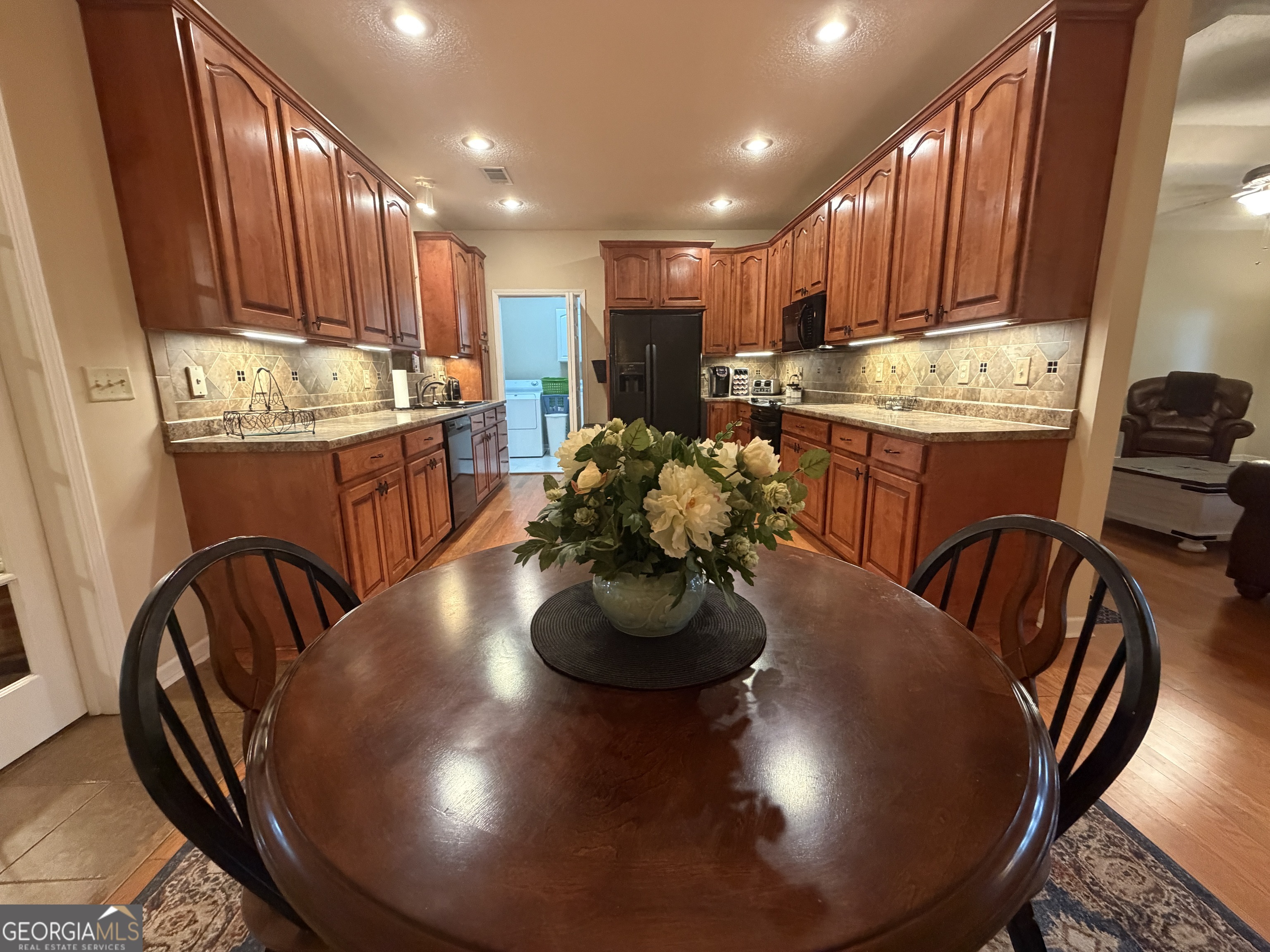 414 Parklane Drive Property Photo 15