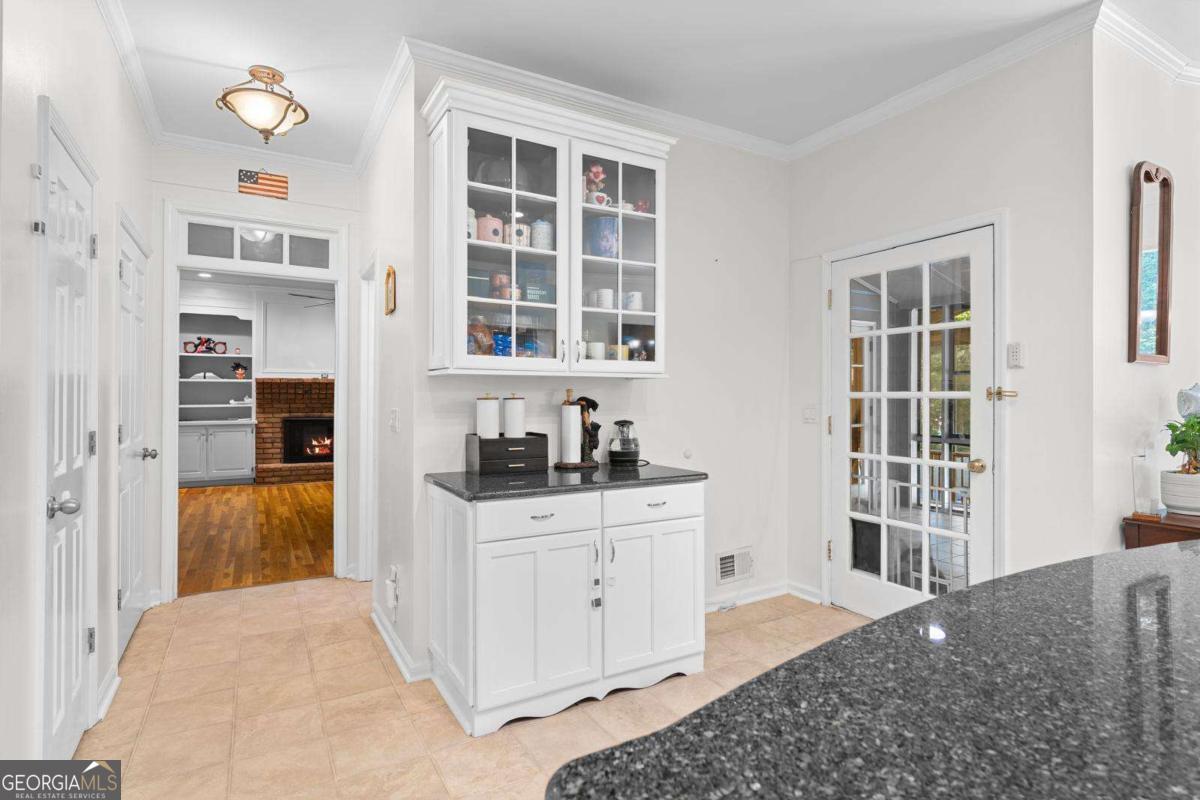 10560 Haynes Bridge Road Property Photo 12