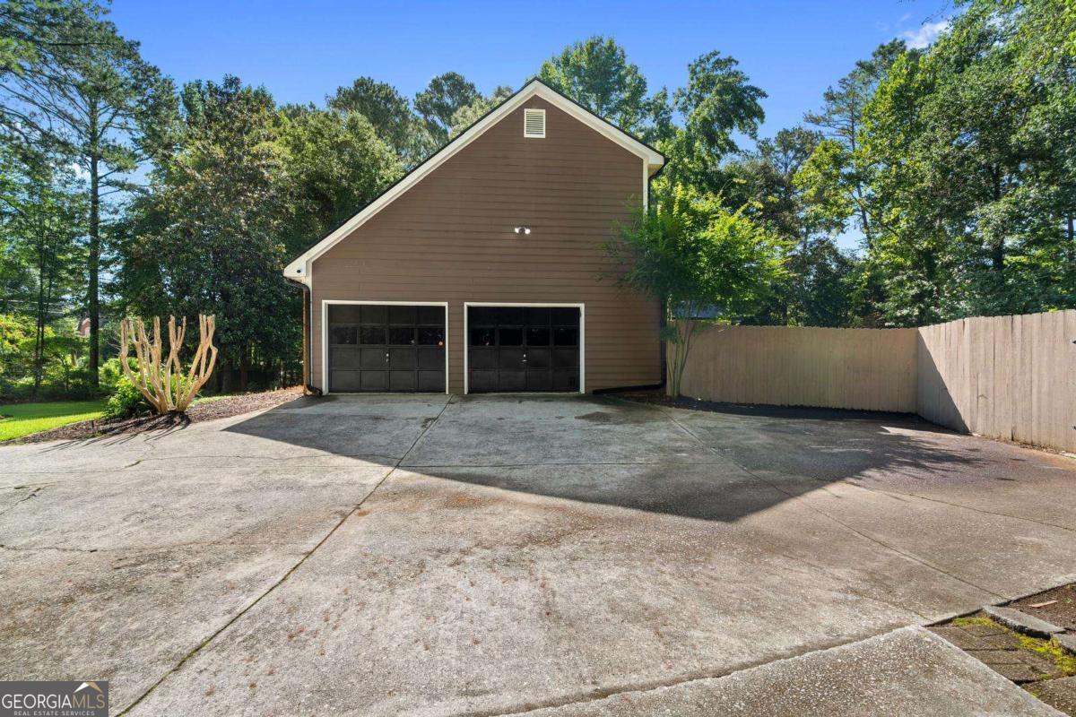 10560 Haynes Bridge Road Property Photo 56