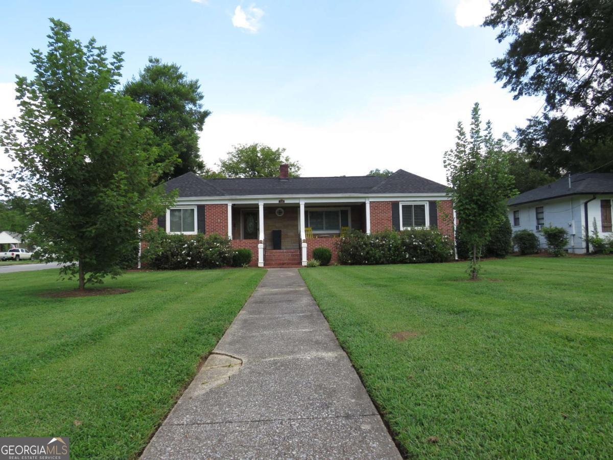 318 N College Street Property Photo 2
