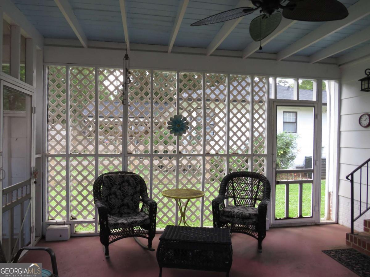 318 N College Street Property Photo 7