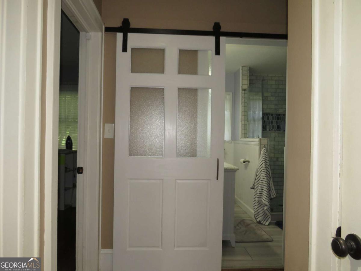 318 N College Street Property Photo 28