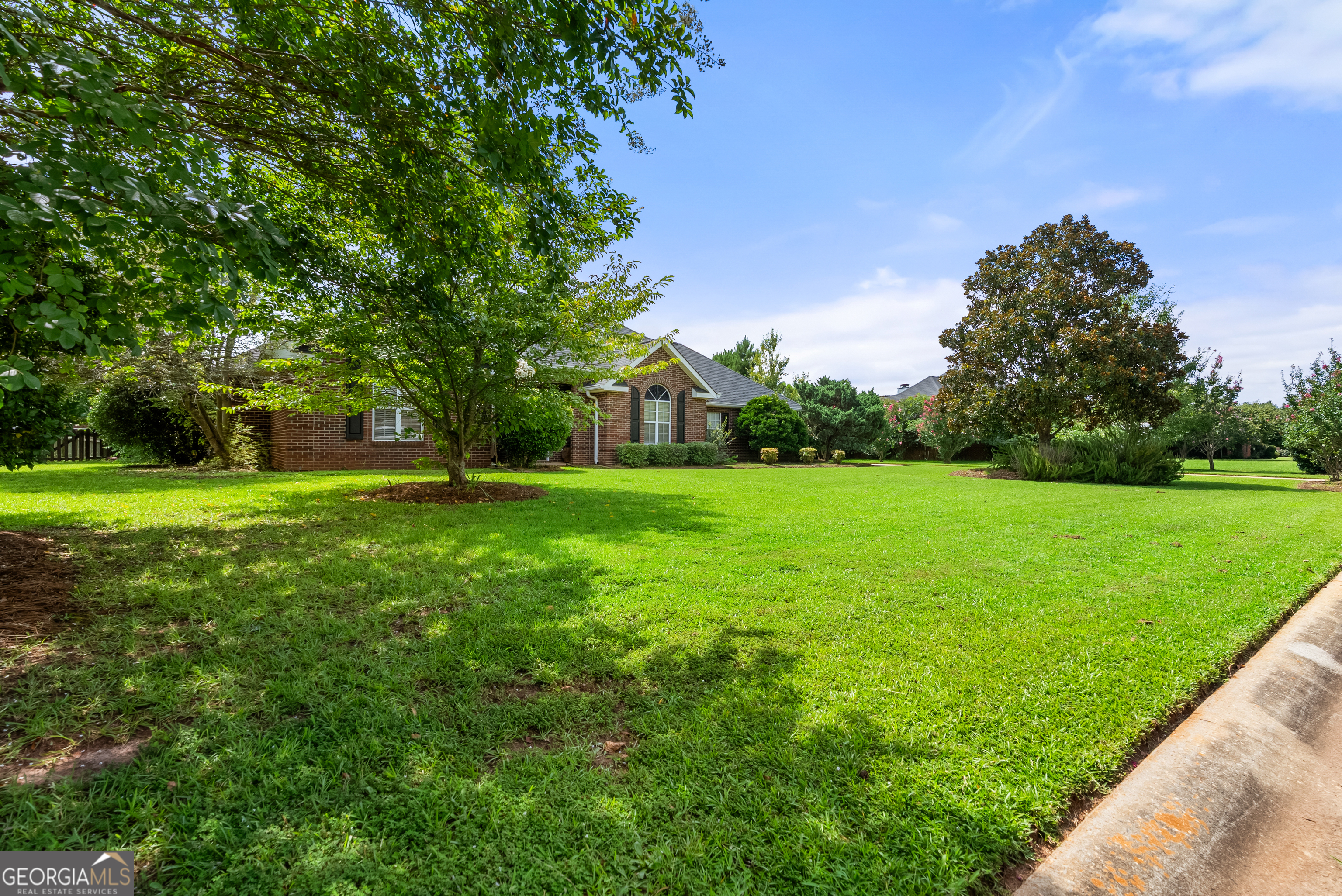 110 Orchard Crest Lane Property Photo 4