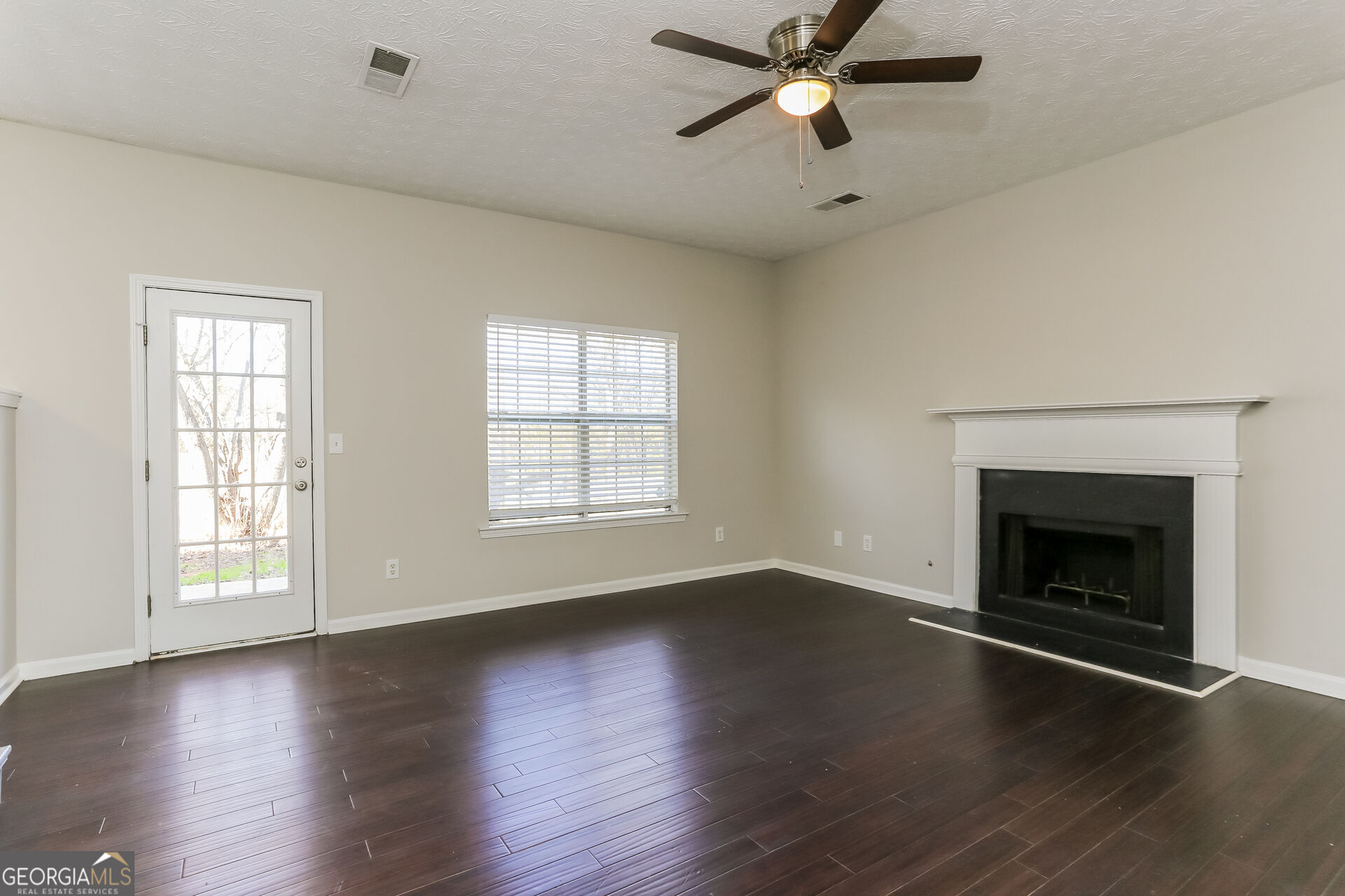 1600 Beech Grove Drive Property Photo 8