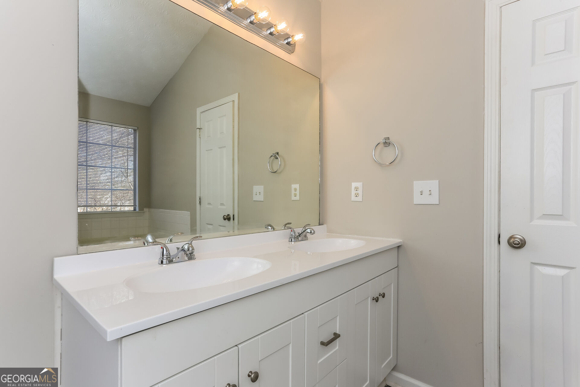 1600 Beech Grove Drive Property Photo 15