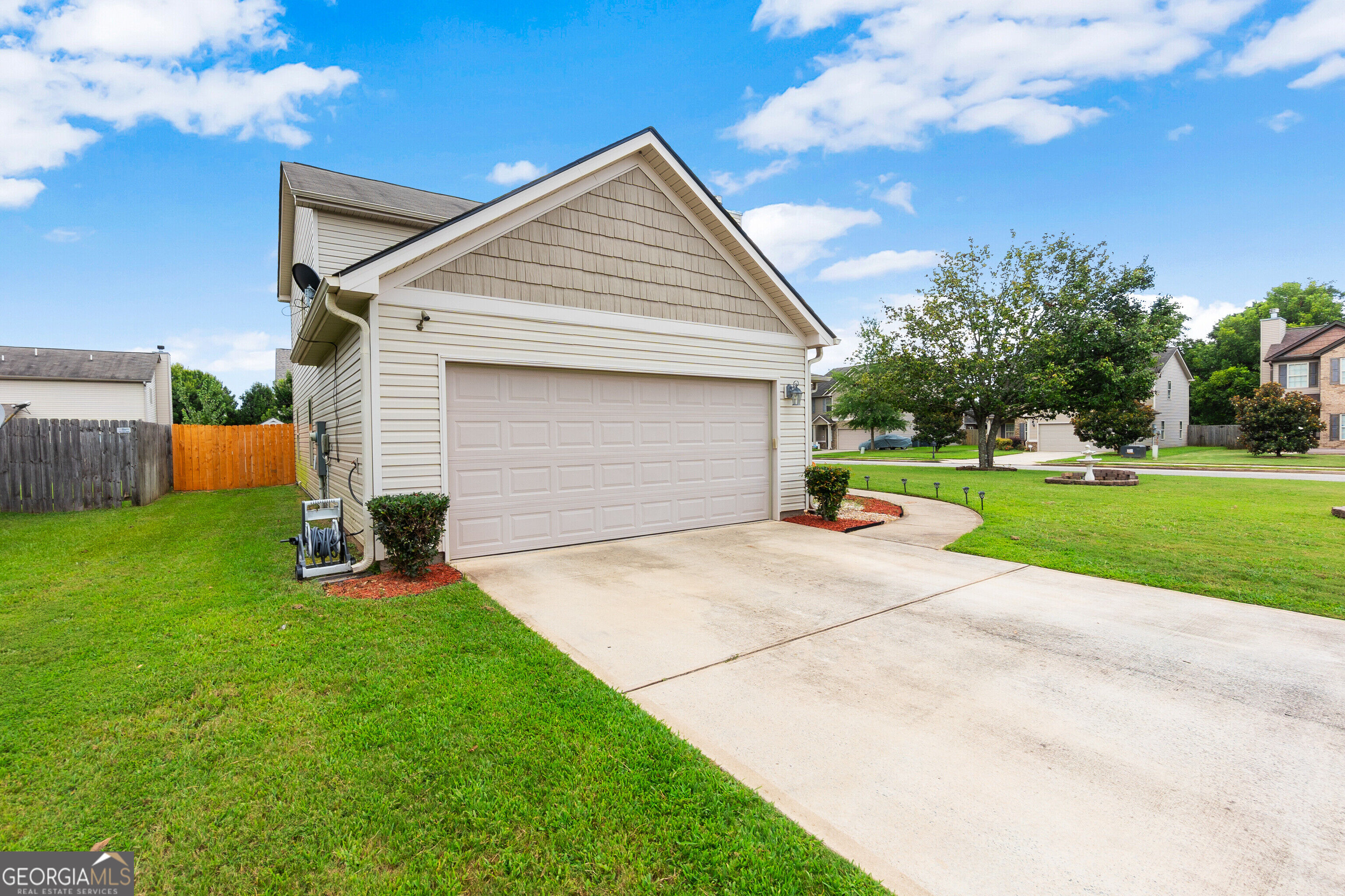 610 Regatta Drive Property Photo 3