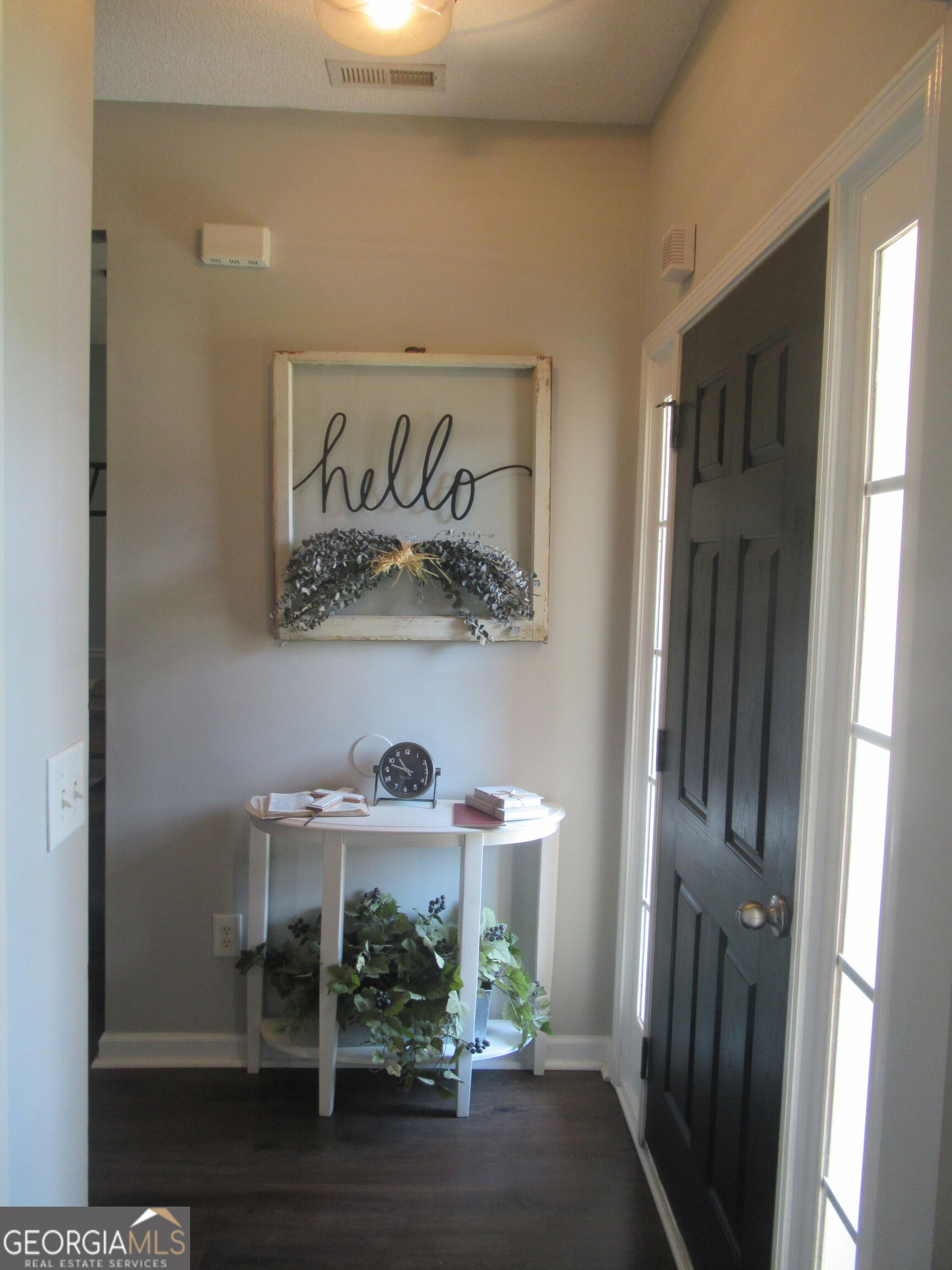 205 Stagecoach Pass Property Photo 6