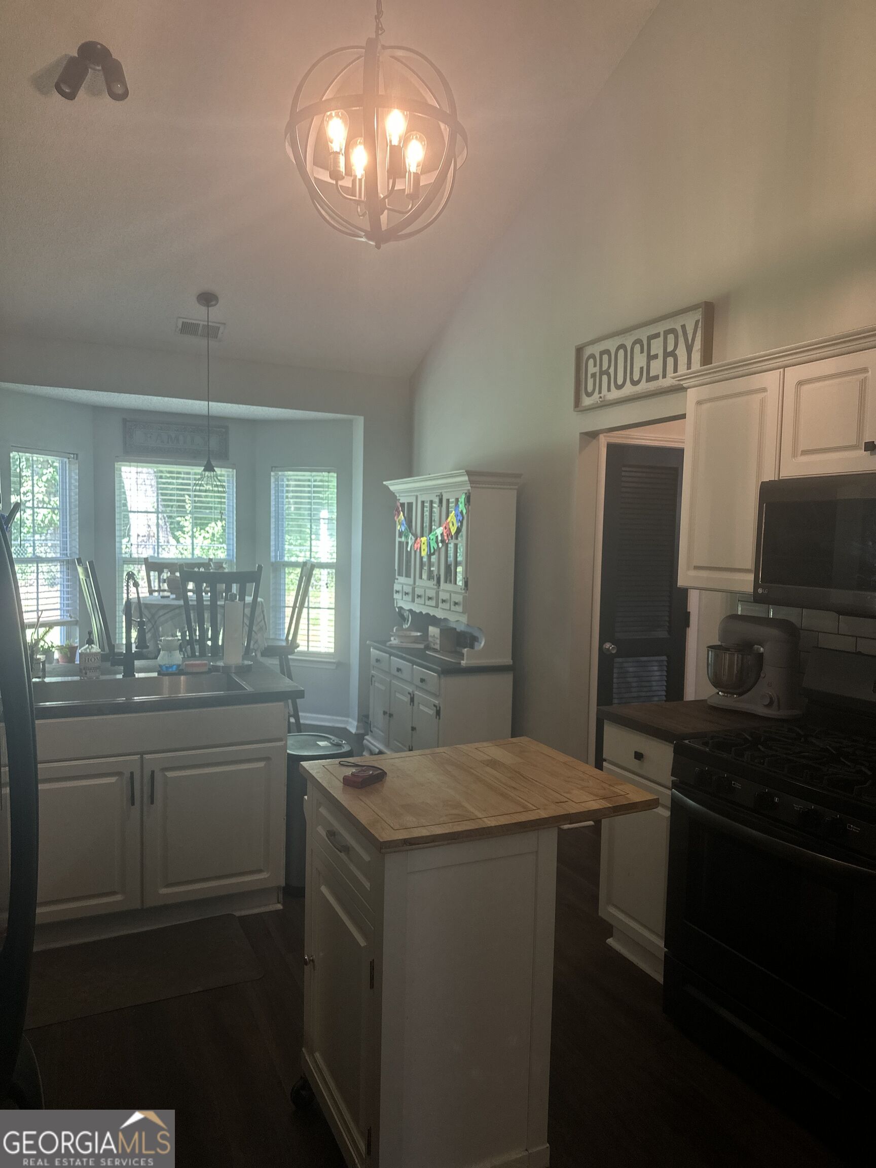 205 Stagecoach Pass Property Photo 14