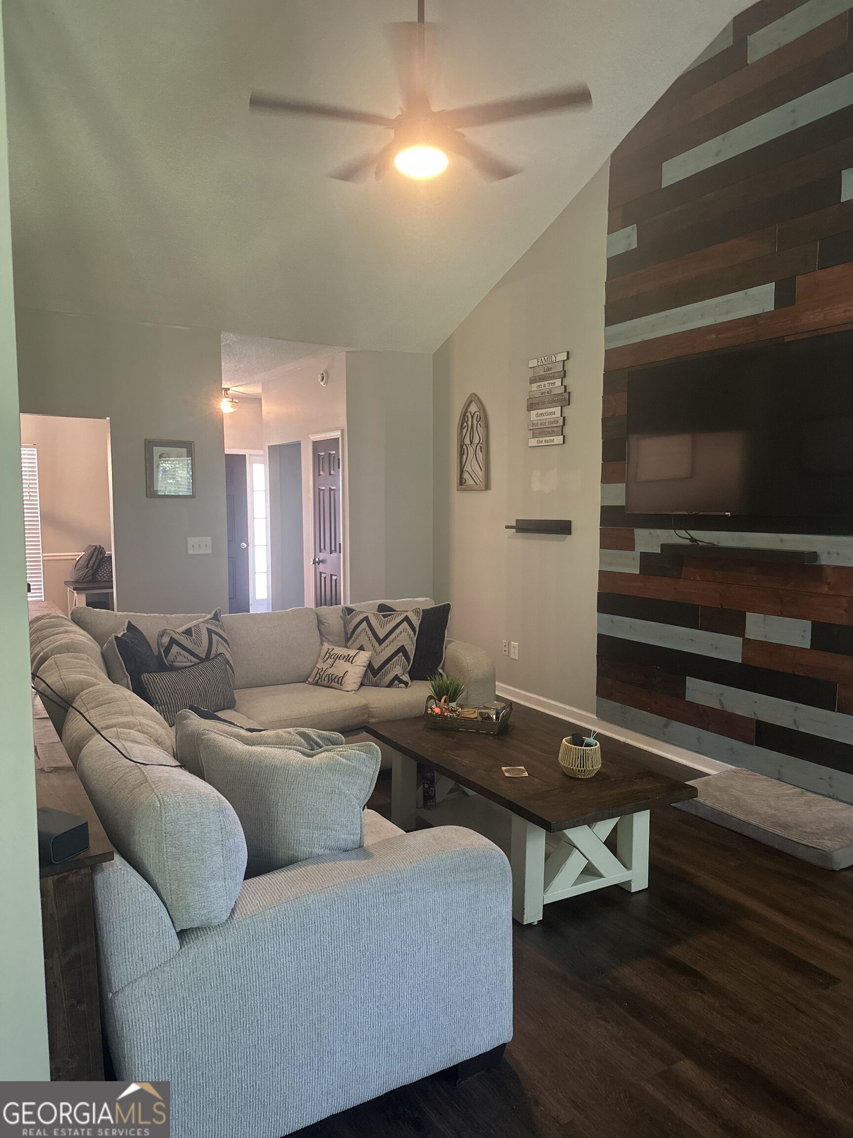 205 Stagecoach Pass Property Photo 17