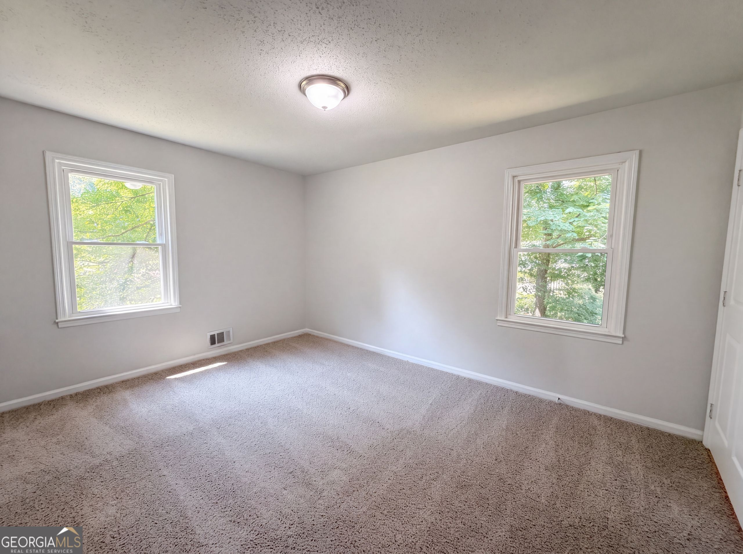 1653 E Kellogg Circle Property Photo 4