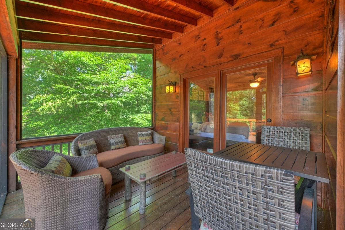 85 Squirrel Chase Property Photo 32