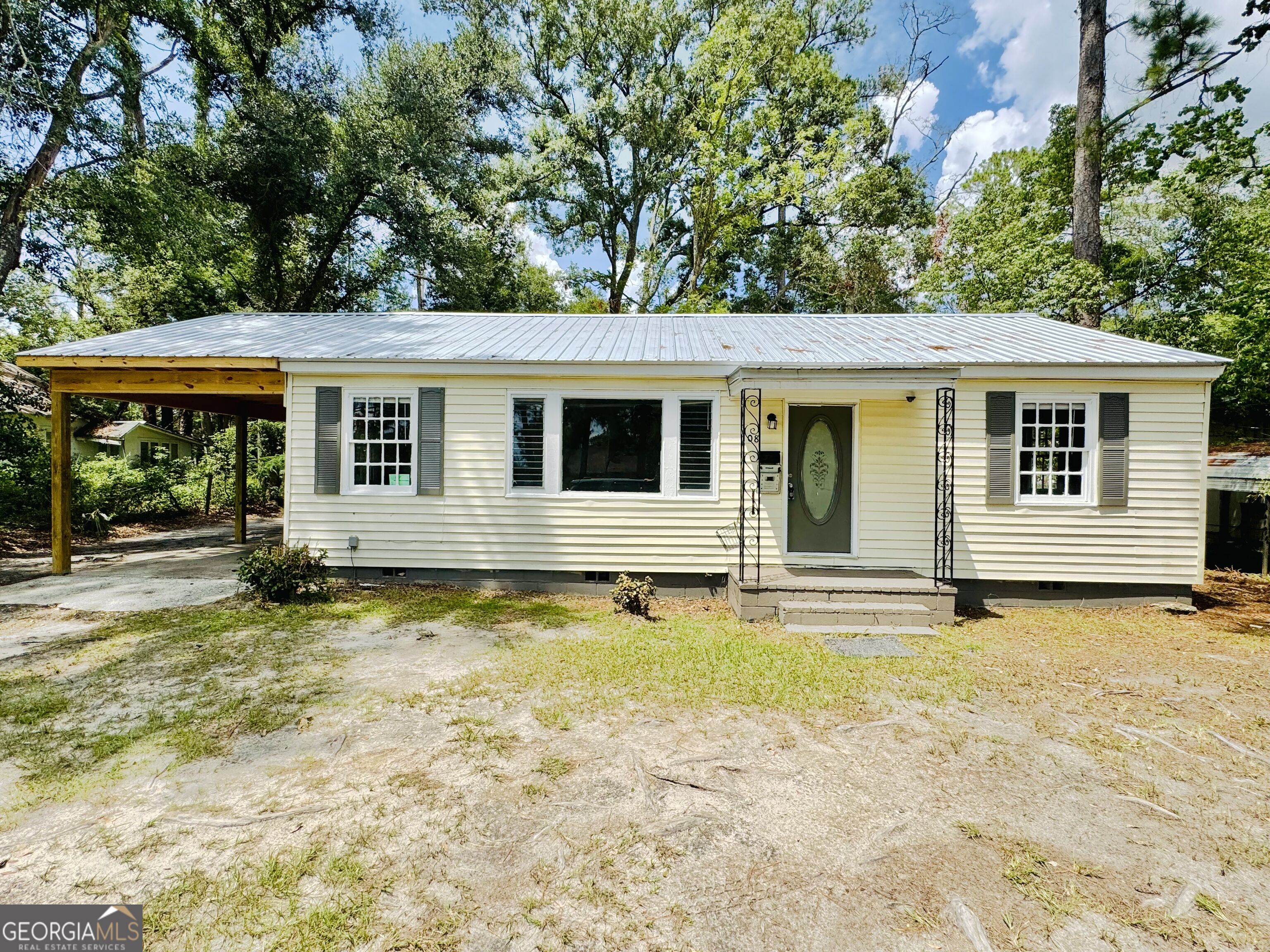708 Lakeland Avenue Property Photo 1