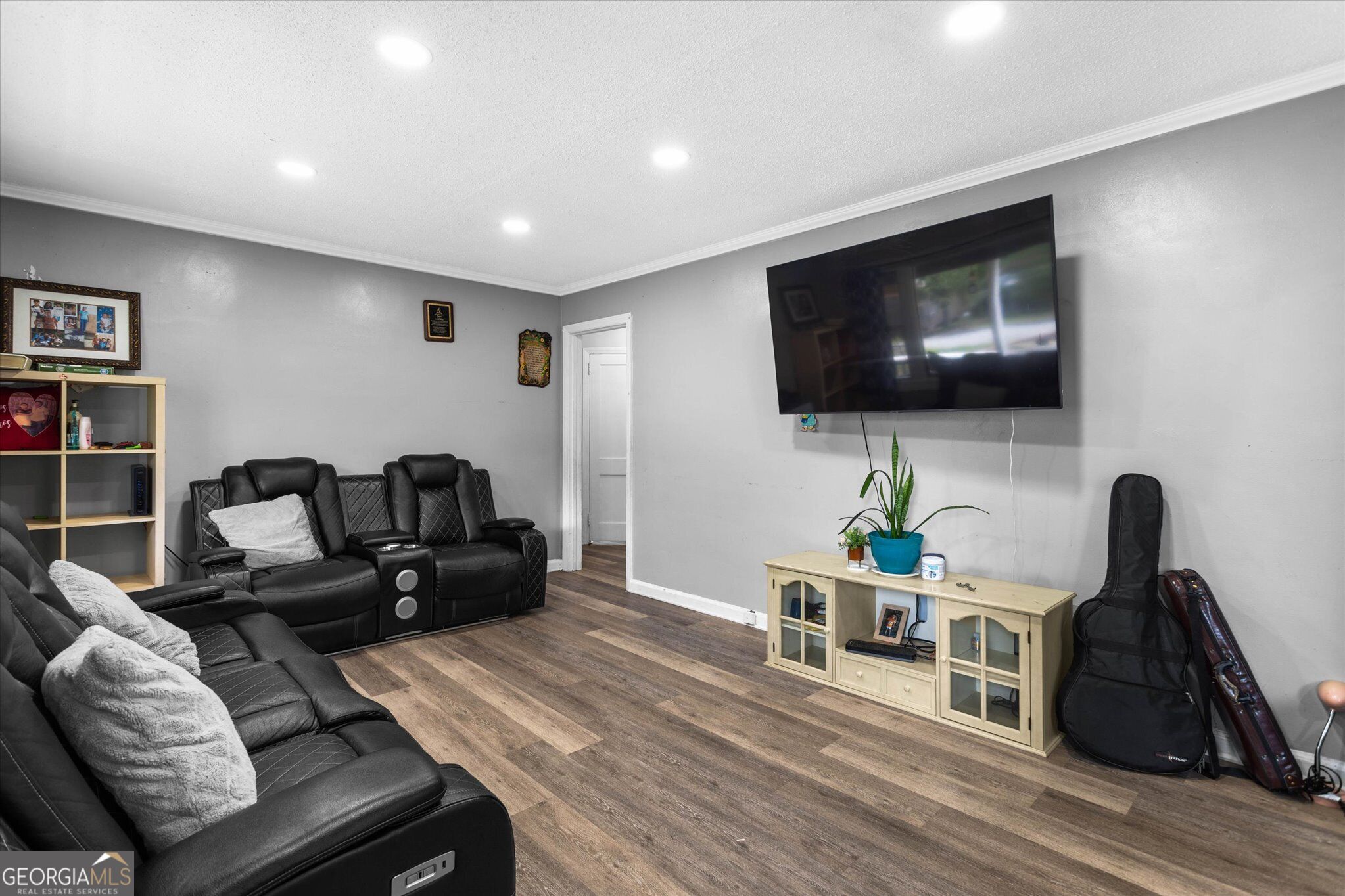 2 Lafayette Drive Property Photo 6