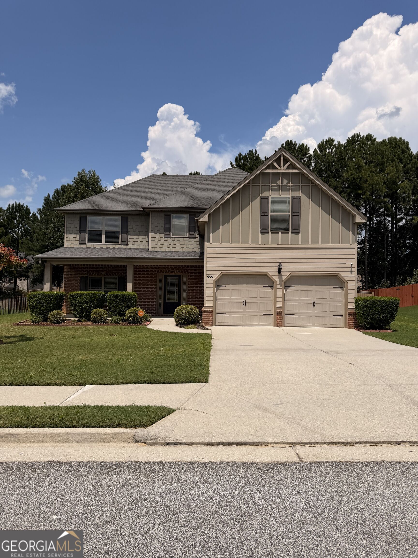 559 Madison Park Drive Property Photo 1