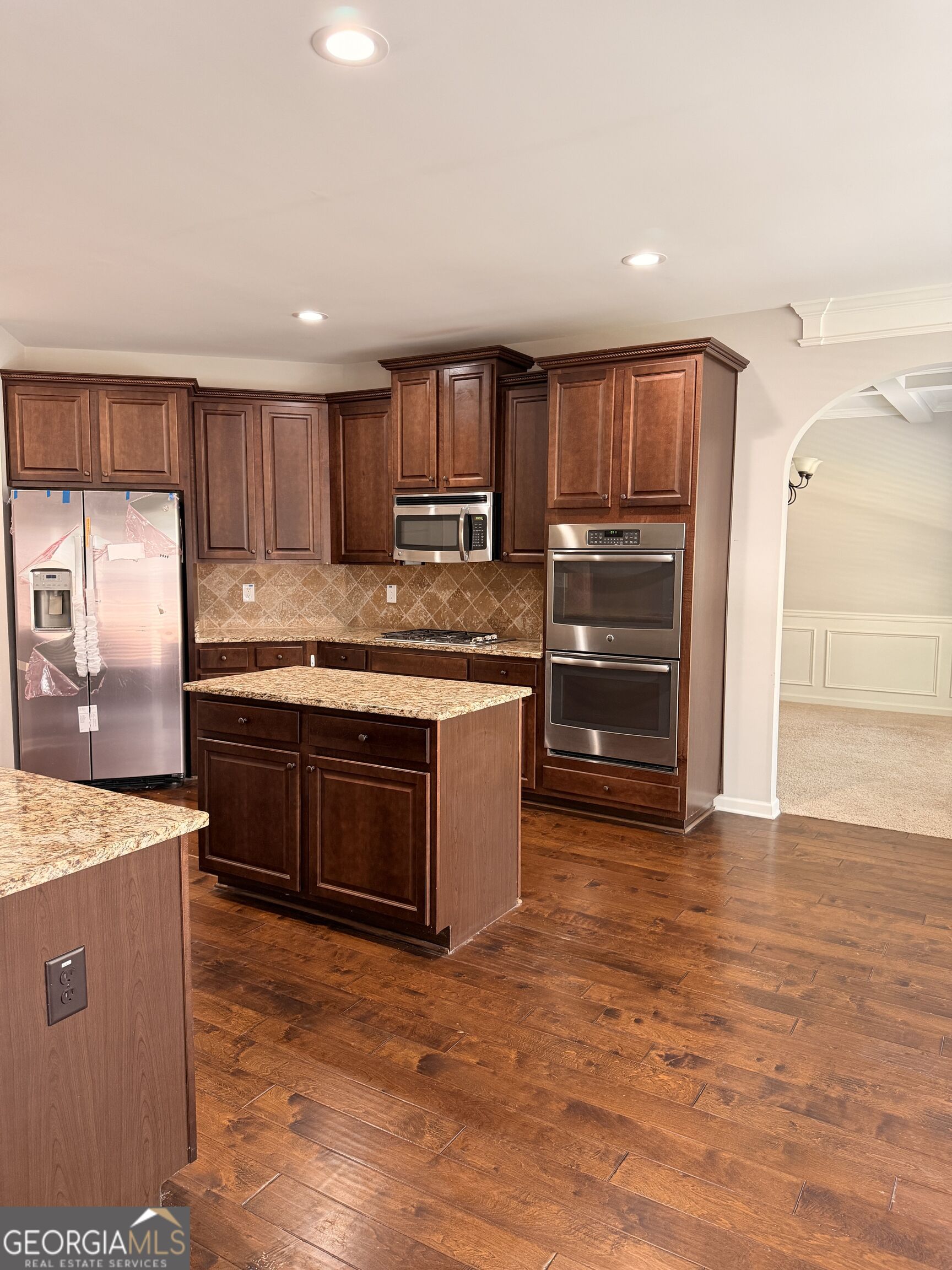 559 Madison Park Drive Property Photo 3